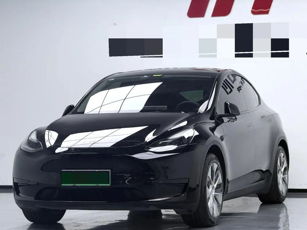 Tesla Model Y, 2022