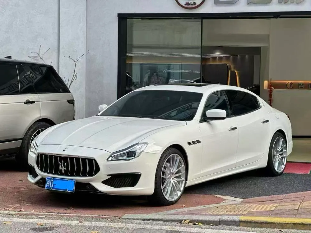Maserati Quattroporte, 2013