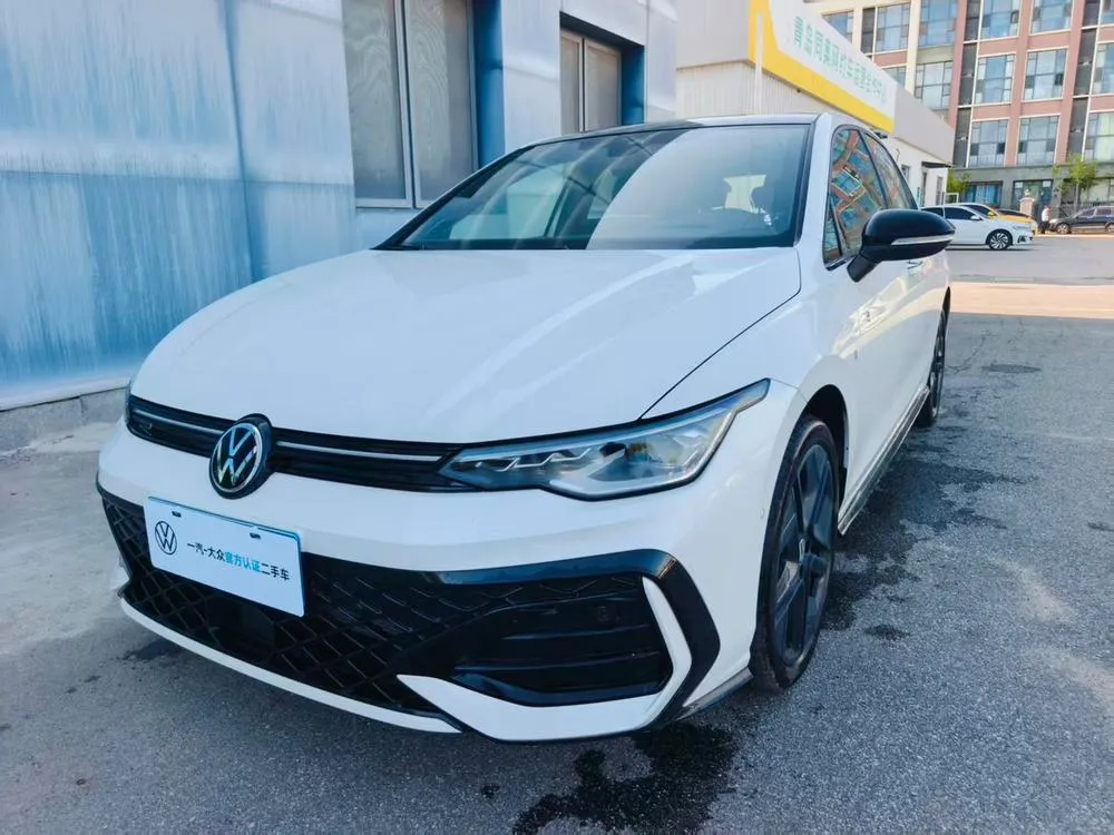 Volkswagen Golf, 2024