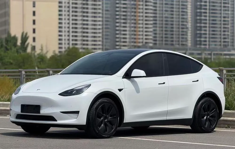 Tesla Model Y, 2023