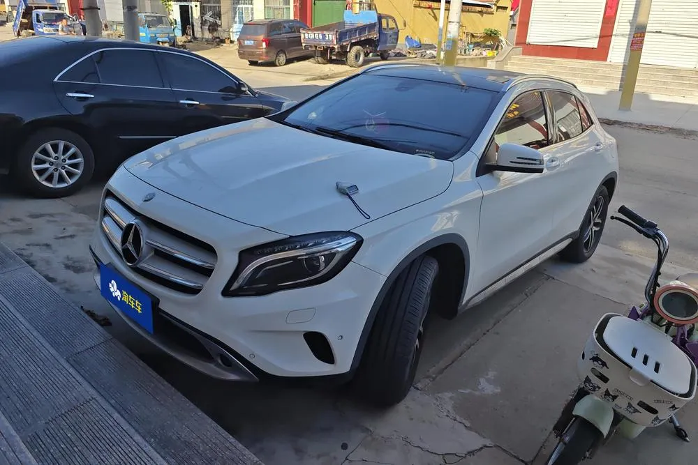 Mercedes-Benz GLA, 2015