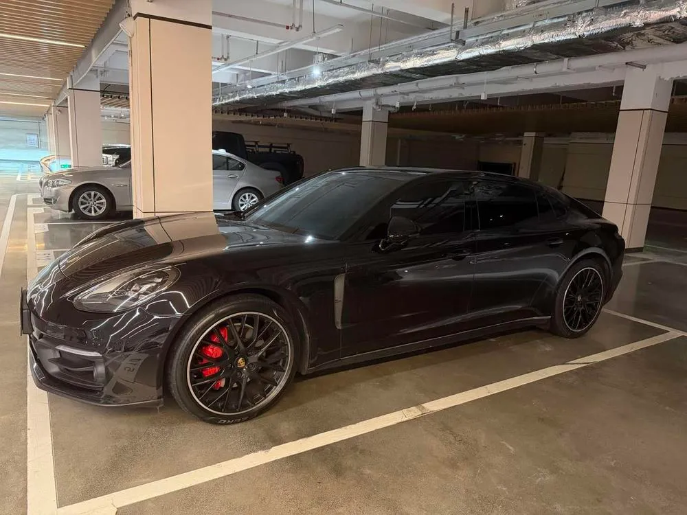 Porsche Panamera, 2023