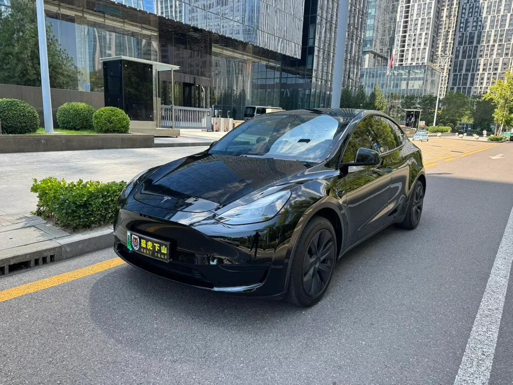 Tesla Model Y, 2023