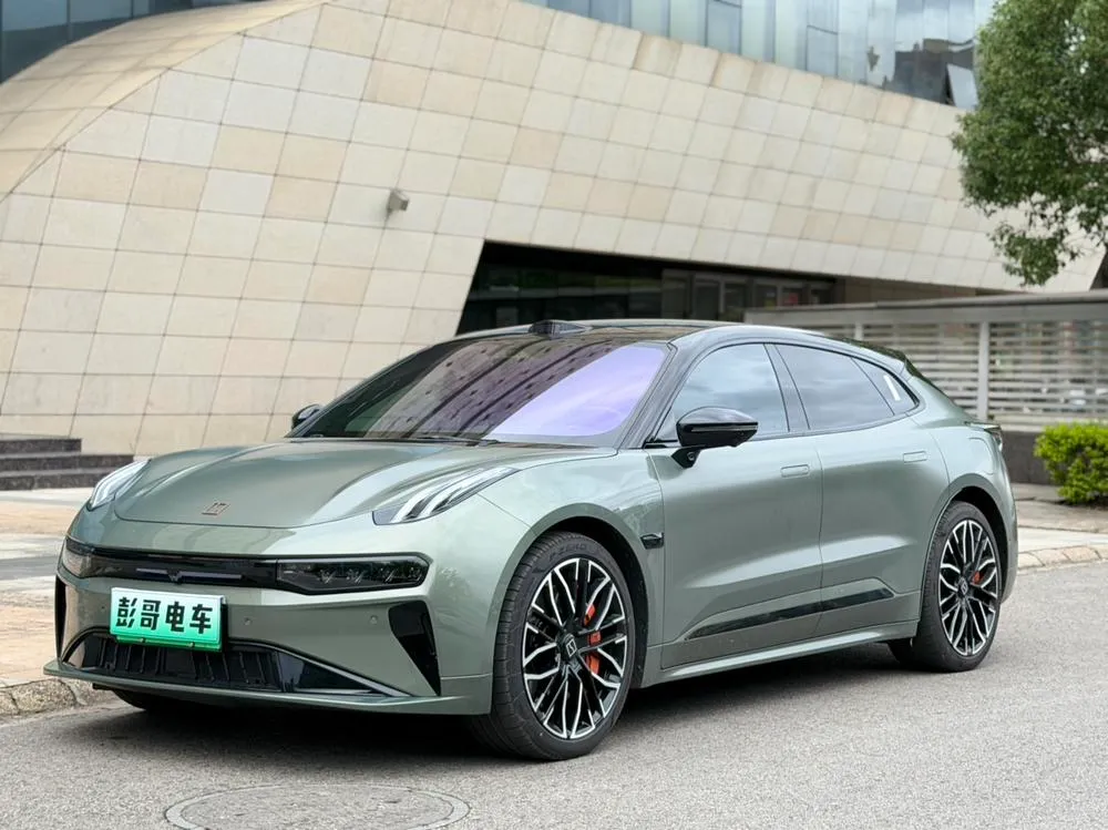 Zeekr 001, 2025