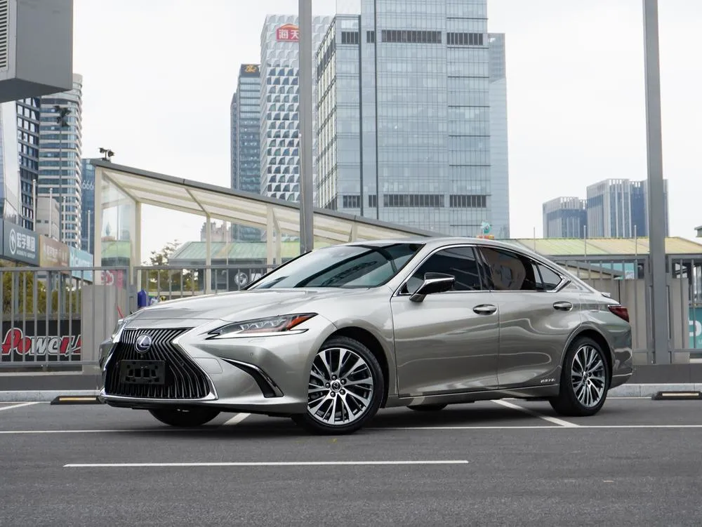 Lexus ES, 2020