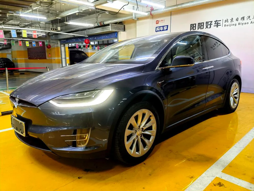 Tesla Model X, 2017