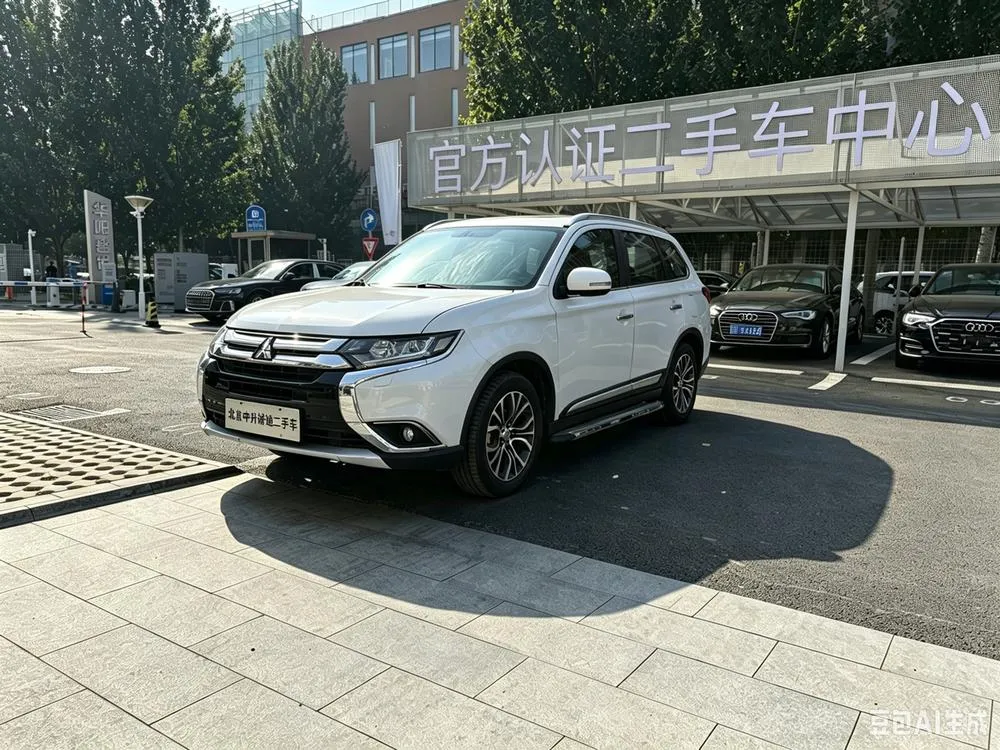 Mitsubishi Outlander, 2016