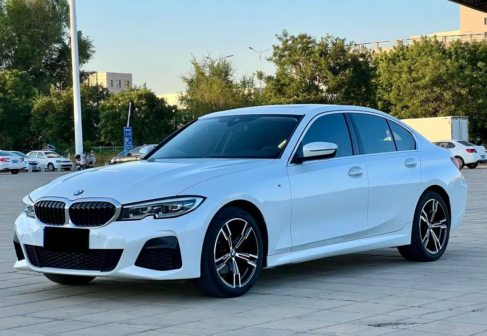 BMW 3-Series, 2022