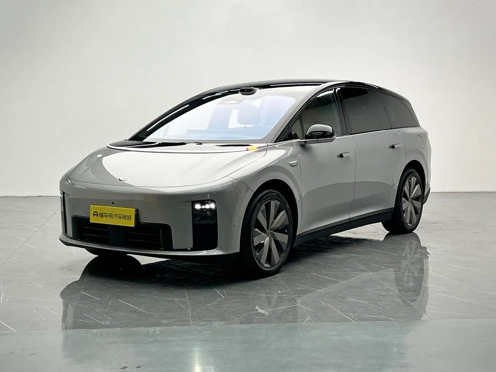 Li Auto i8, 2025