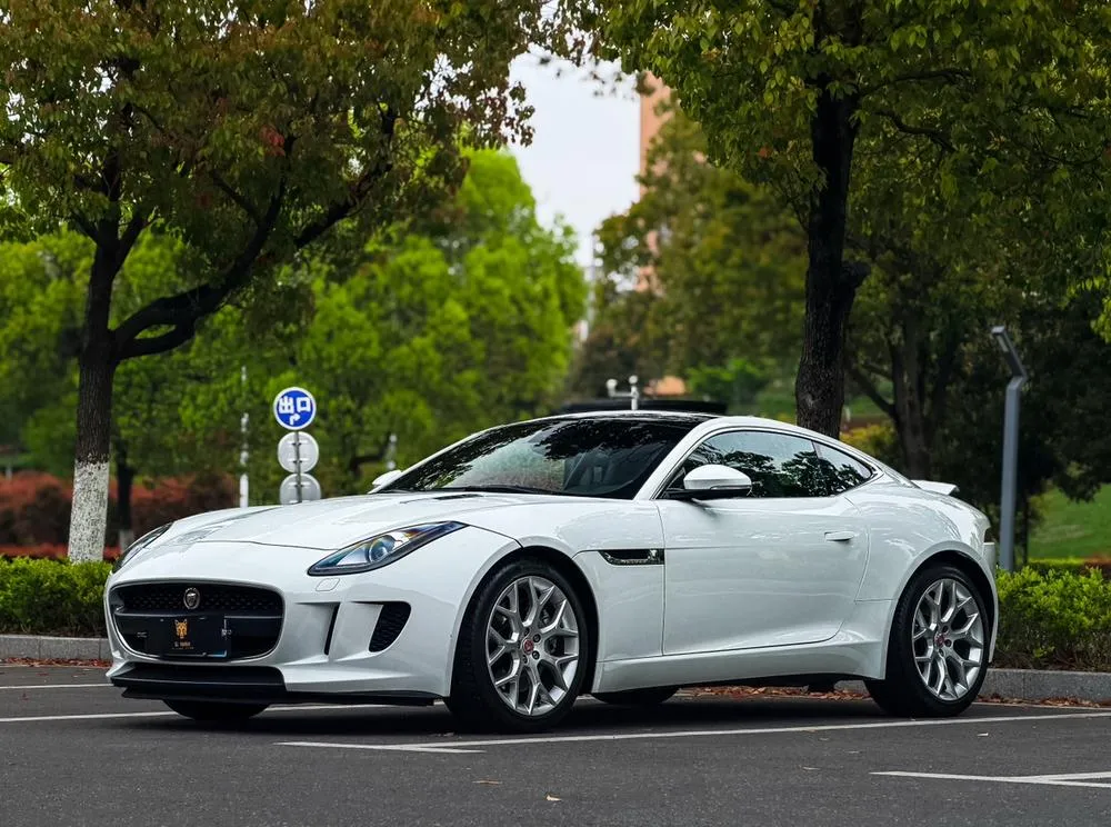Jaguar F-TYPE, 2016
