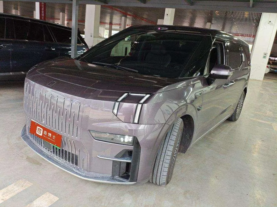 Zeekr 009, 2024