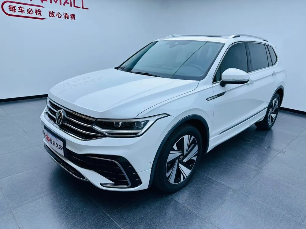 Volkswagen Tiguan L Facelift 380TSI 4WD R-Line Edition 7 Seater, 2023 — фото 1
