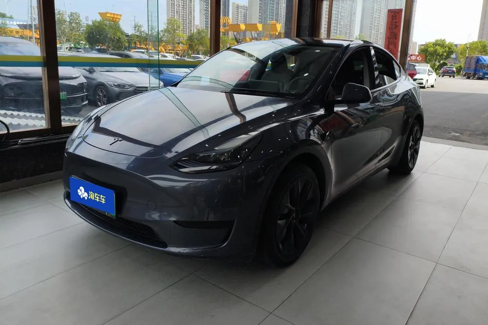 Tesla Model Y, 2022