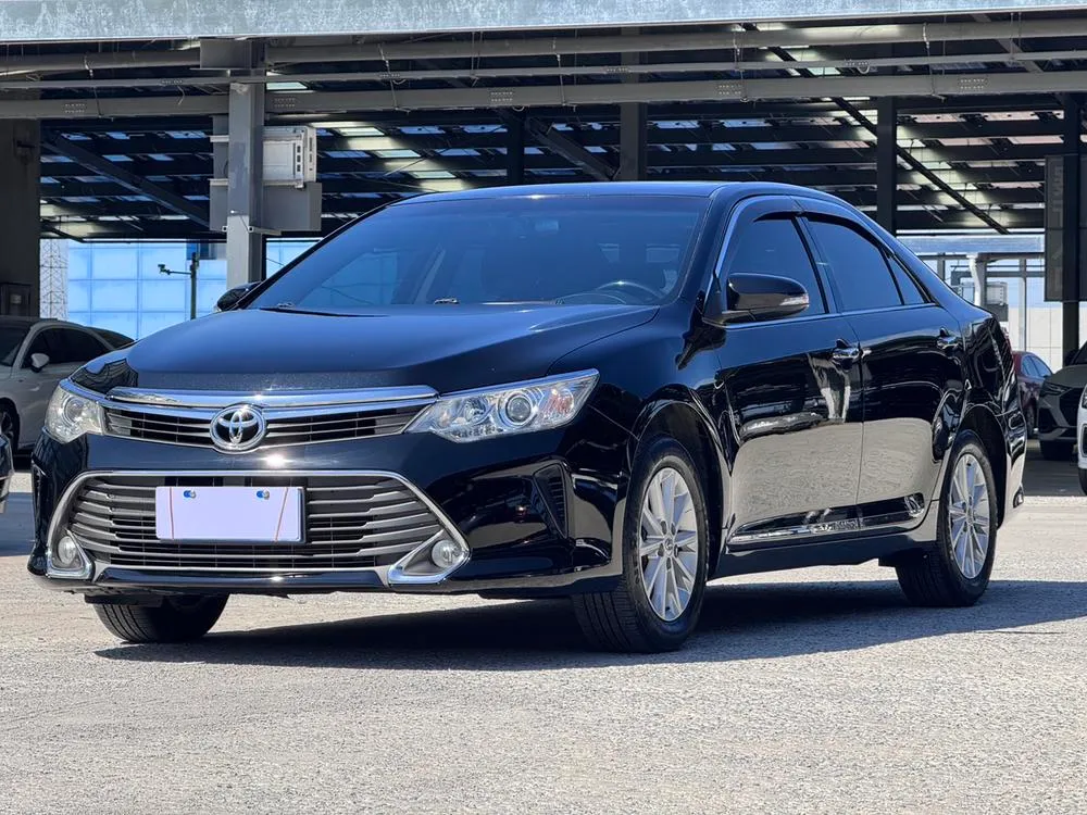 Toyota Camry, 2015
