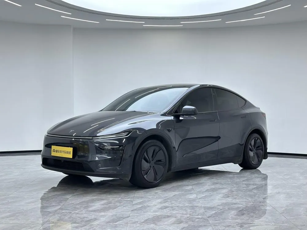 Tesla Model Y, 2025