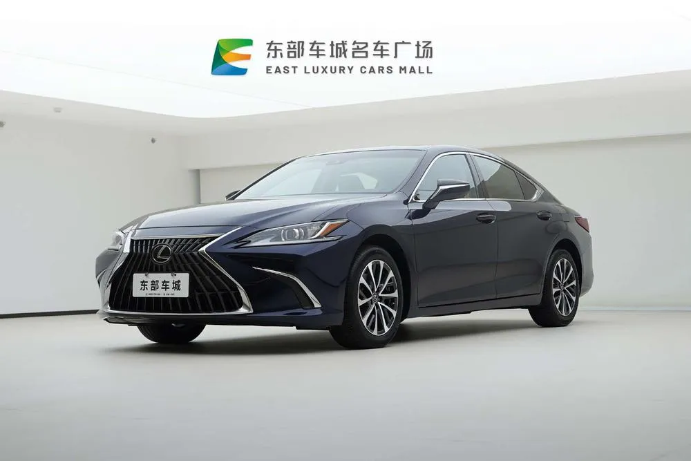 Lexus ES, 2022