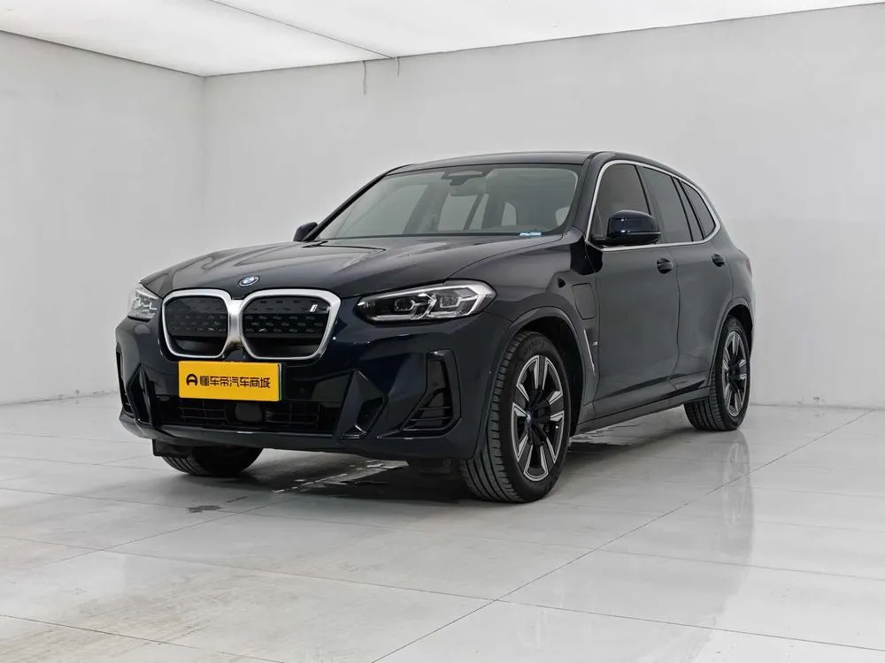 BMW iX3, 2023