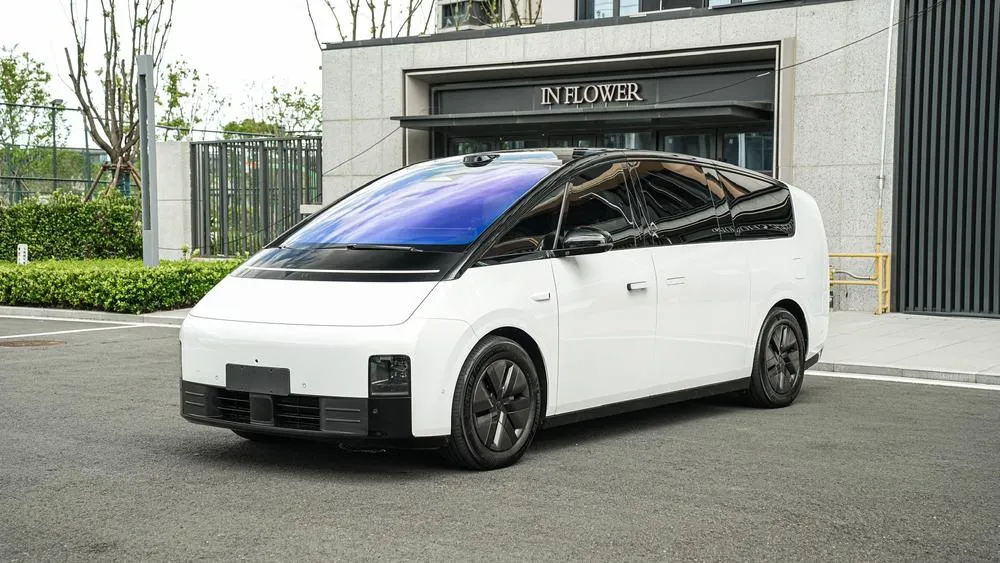Li Auto MEGA, 2025