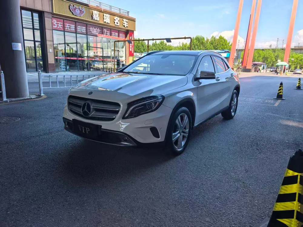 Mercedes-Benz GLA, 2015