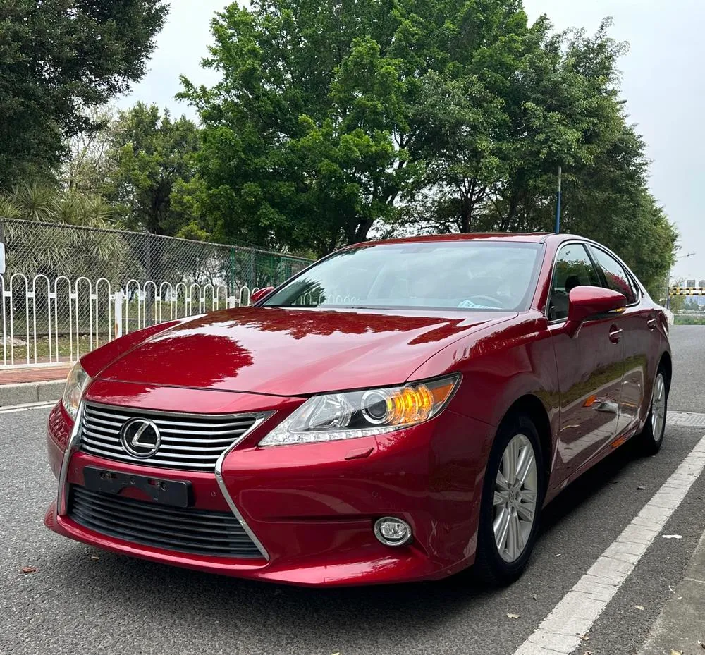 Lexus ES, 2014
