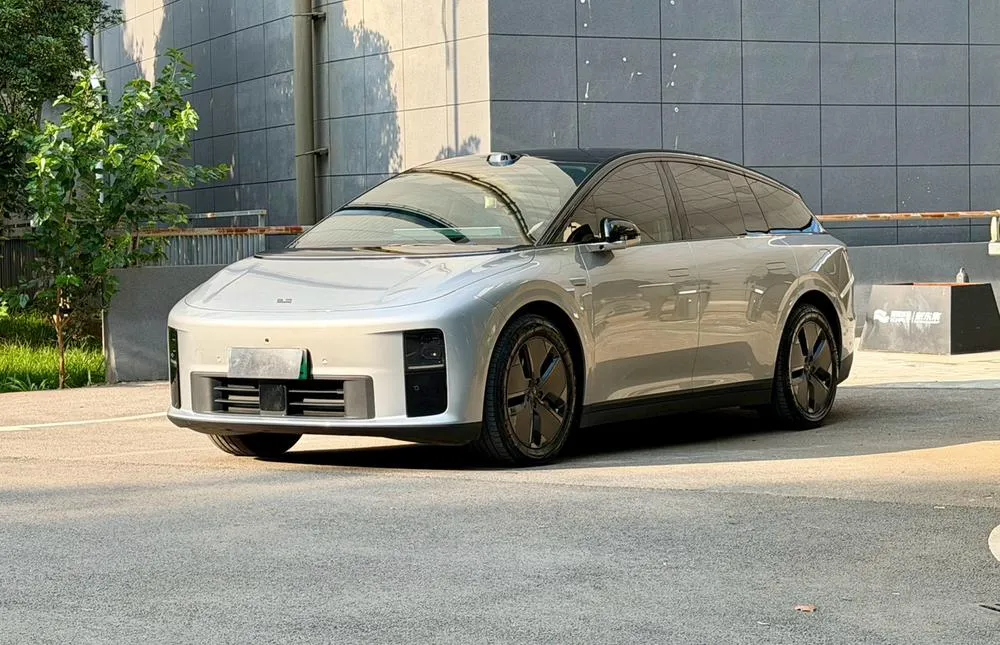 Li Auto Li i6, 2025