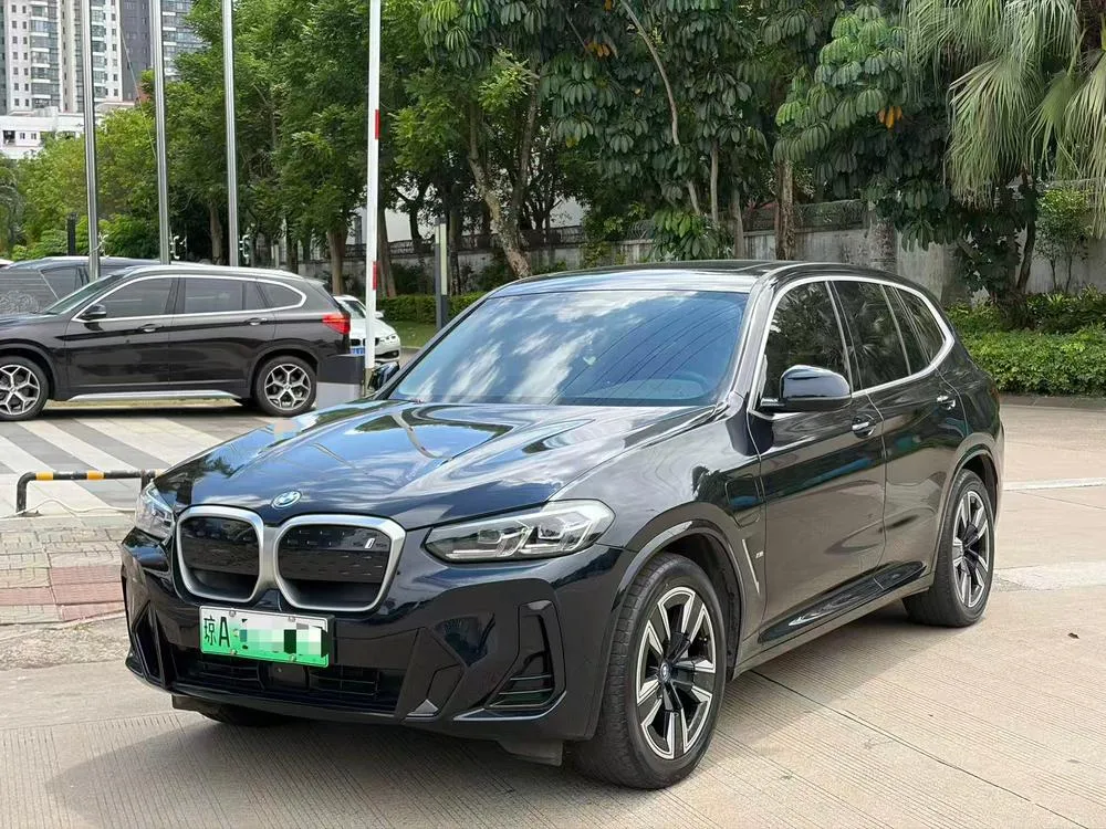 BMW iX3, 2023