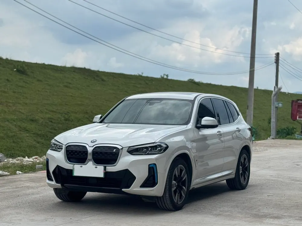 BMW iX3, 2022