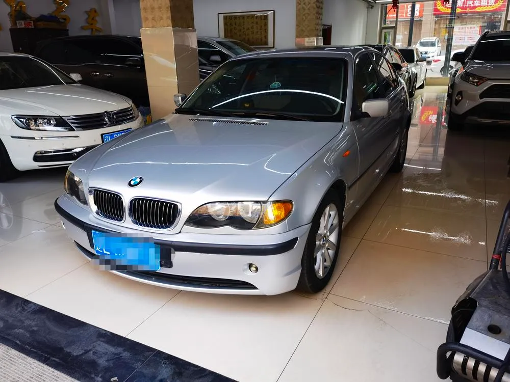 BMW 3-Series, 2004
