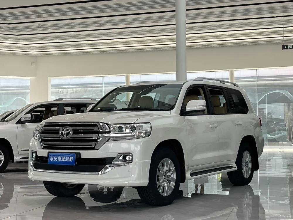 Toyota Land Cruiser (Import), 2016