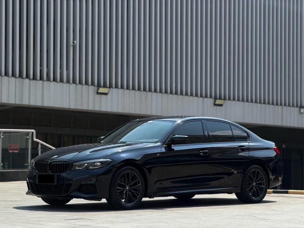 BMW 3-Series, 2022