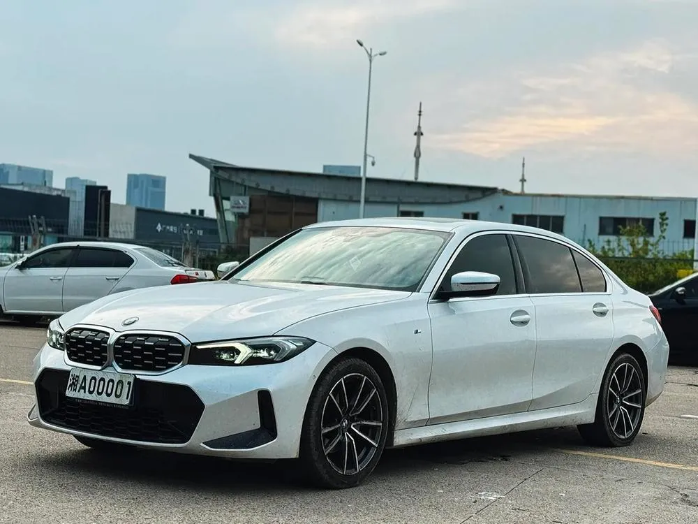 BMW 3-Series, 2023