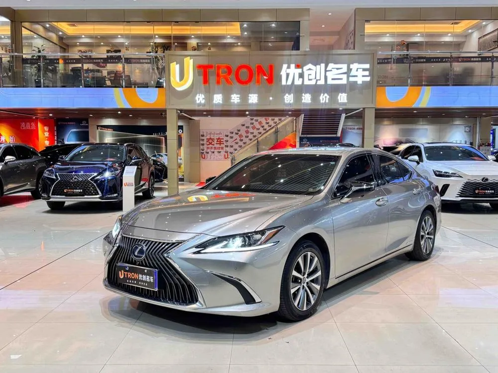 Lexus ES, 2020