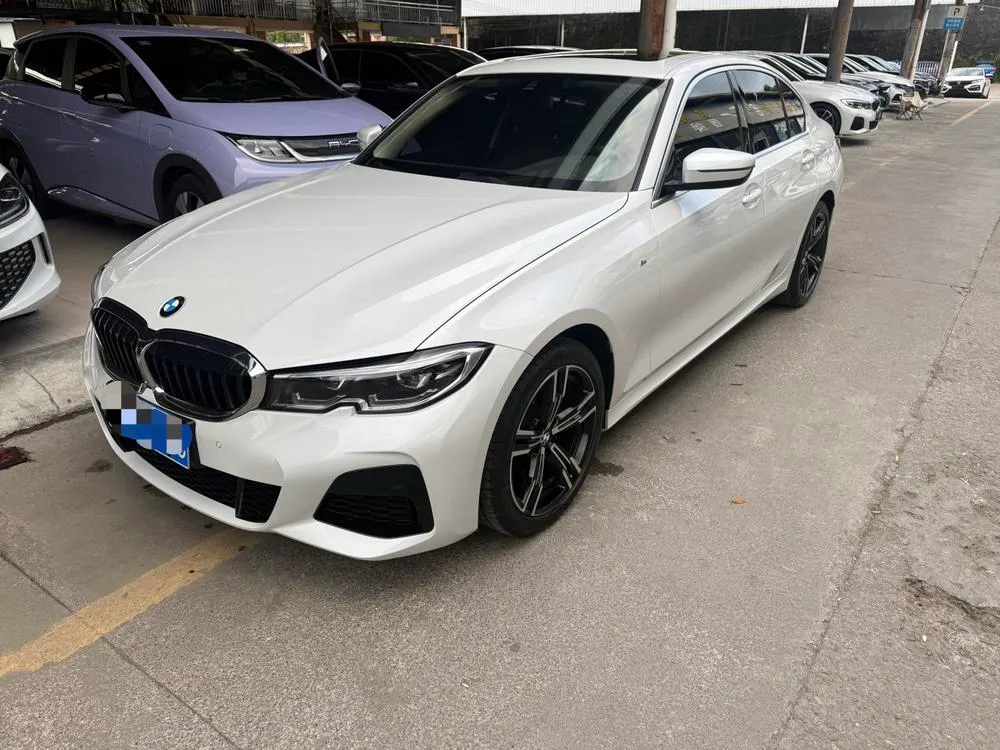 BMW 3-Series, 2022