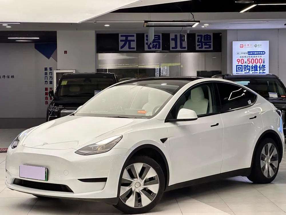Tesla Model Y, 2022