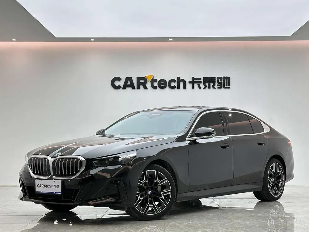 BMW 5-Series, 2026