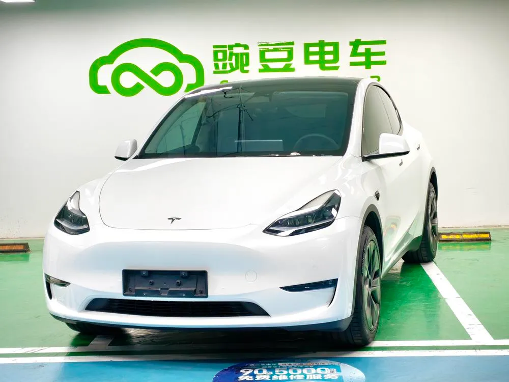 Tesla Model Y, 2023