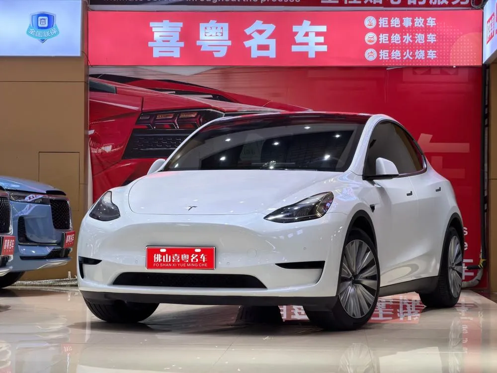 Tesla Model Y, 2022