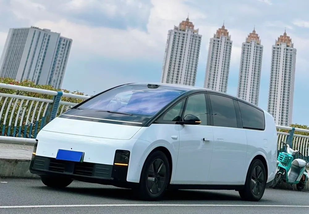 Li Auto MEGA, 2025