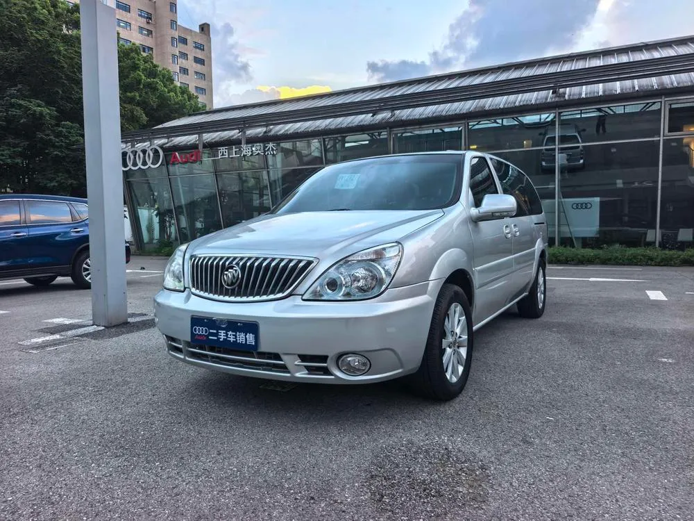 Buick GL8, 2013