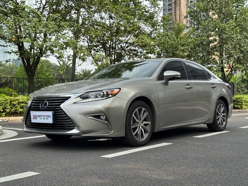 Lexus ES, 2015