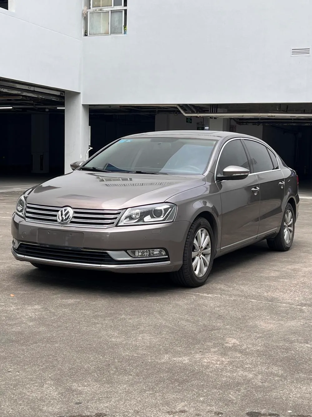 Volkswagen Magotan, 2013
