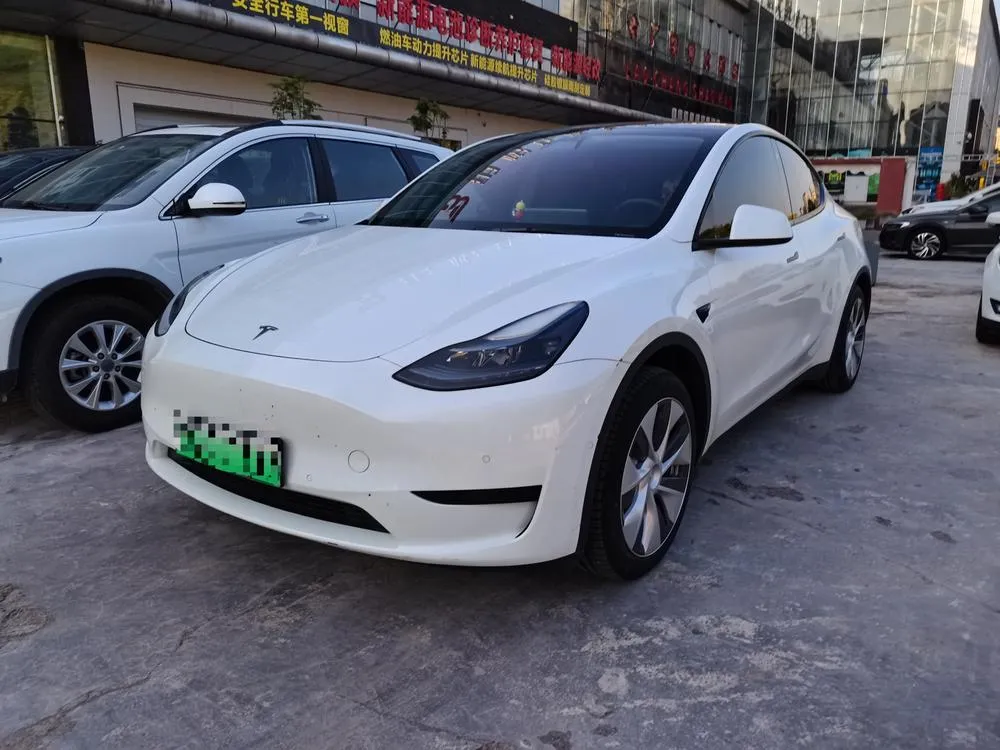 Tesla Model Y, 2022