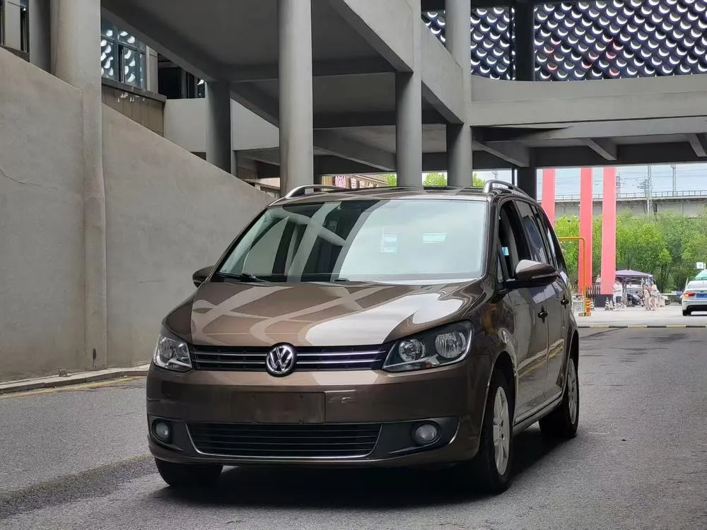 Volkswagen Touran, 2013