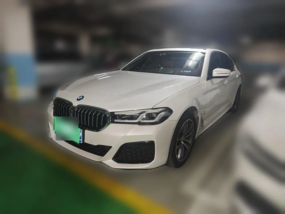 BMW 5-Series, 2022