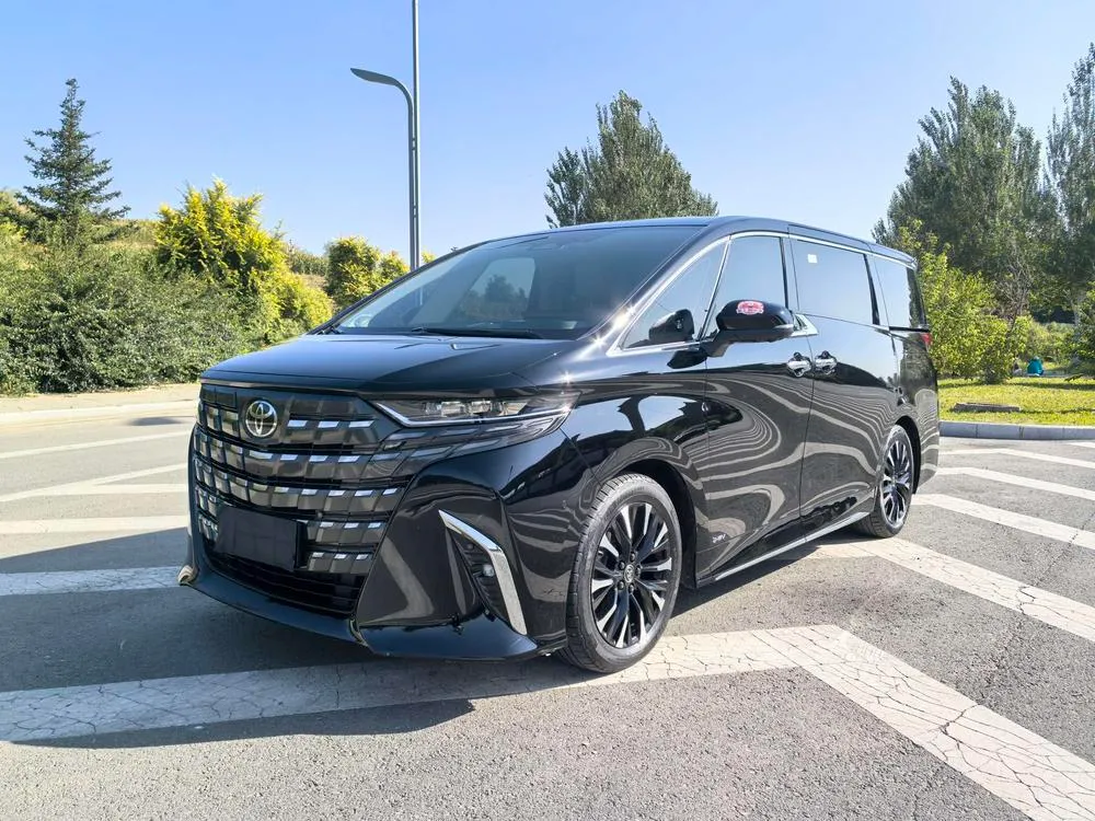 Toyota Alphard, 2023