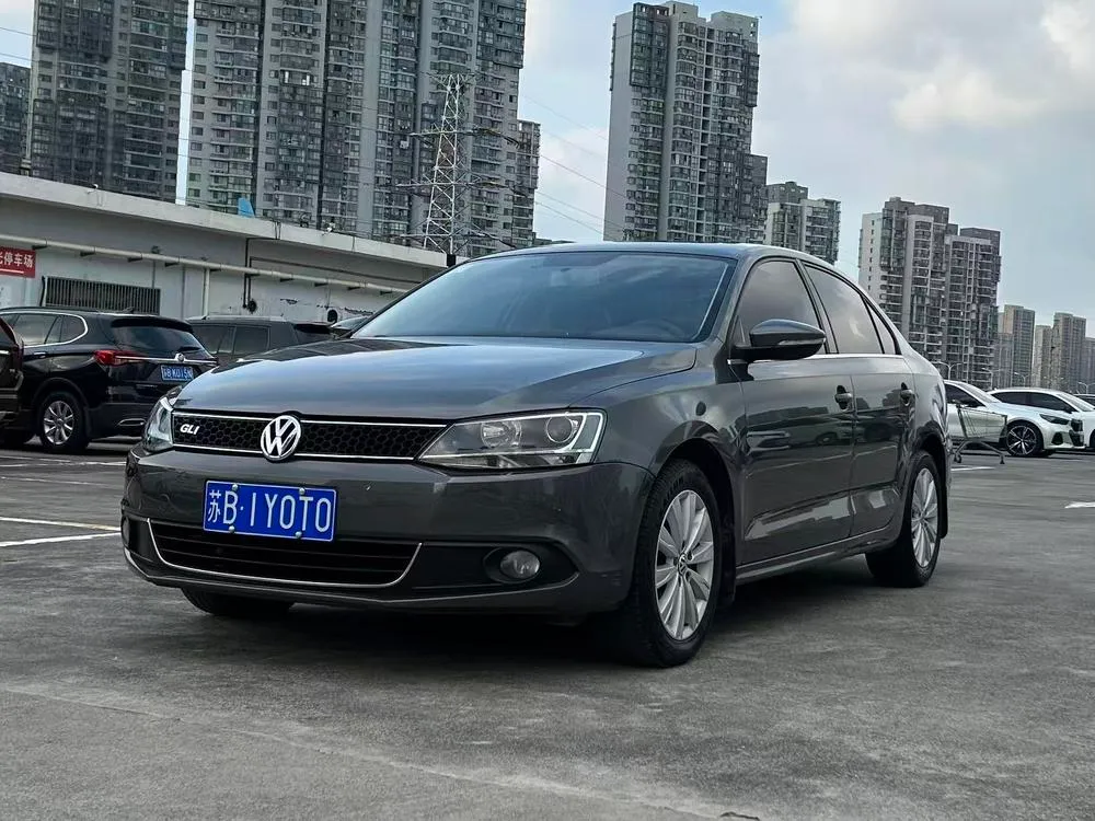 Volkswagen Sagitar, 2014