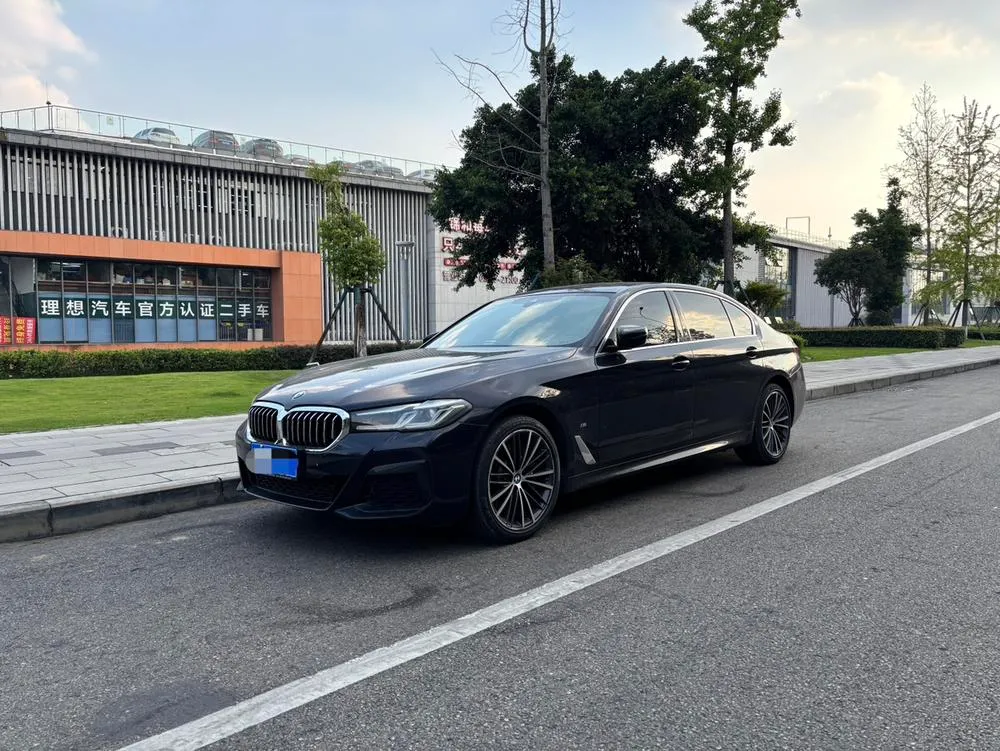 BMW 5-Series, 2023