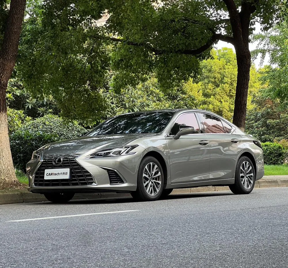 Lexus ES, 2025