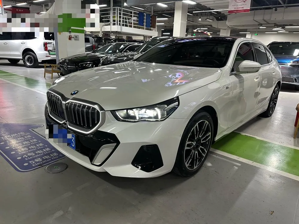 BMW 5-Series, 2024
