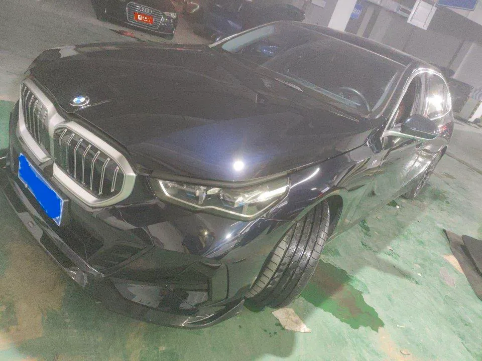 BMW 5-Series, 2025